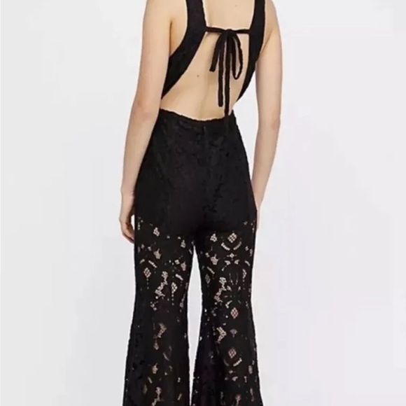 FREE PEOPLE Sz6 RISE & SHINE LACE JUMPSUIT FLARE BELL BOTTOM BLACK - Picture 2 of 8